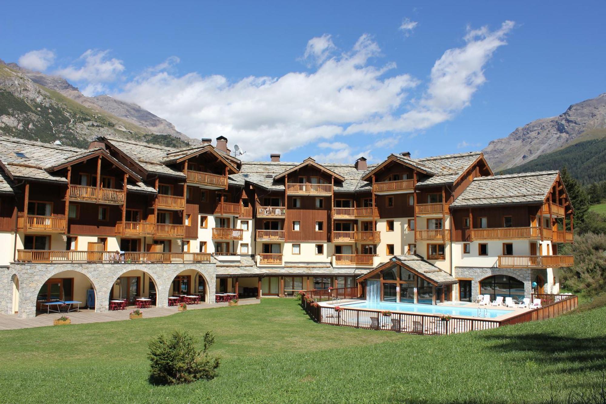 Skissim Select - Résidence Les Alpages de Val Cenis 4* by Travelski Les Champs  Exterior foto